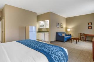 Comfort Inn Aikens Center - 1