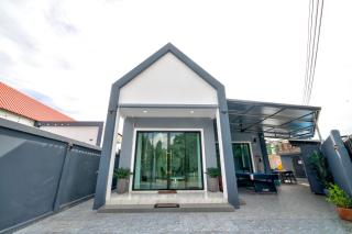 Luxury Posh Pool Villa 3 BR Jomtien Beach Pattaya - 9