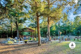 Uhost AI - Get Cozy & Relax! 4BR, 2BA, Hot Tub - 7