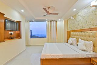 Hotel Pine Mountain View-Cheap Hotels Best Prices Guaranteed with Deals-Free Parking-cricket stadium 5 km - Dharamshala - 6