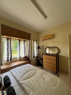 ANHAAZ Lakefront Retreat - 6