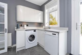 Crewe Apartment - Stylish 2 bedroom apt, Garden, Free parking, Edin City - 6