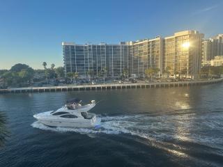 2 Br 2 Bath Waterfront Apt Walking To Beach - 2