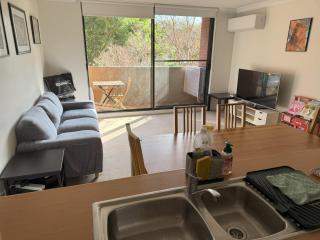 Quiet and convenient - Sydney - 8