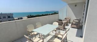 Penthouse d'exception avec Rooftop vue mer et colline 3 chambres sur 2 étages 100m de la plage - 9