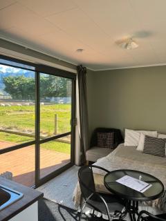 Adorable studio cottage with mountain views - Staveley - 0