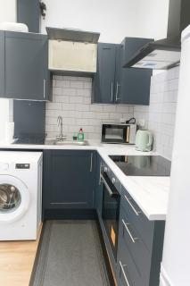 Four Bed-Room with 2 Ensuite - Birkenhead - 1
