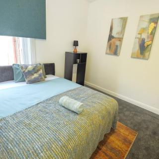 Four Bed-Room with 2 Ensuite - Birkenhead - 5