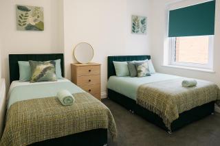 Four Bed-Room with 2 Ensuite - 6