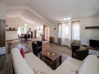 Modern Apartment in Starigrad Paklenica with Barbecue - 9