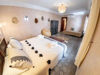 Private Riad Tecla - rooftops - 1 pools - 11 rooms - 8