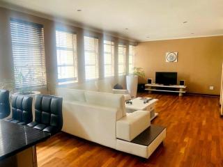 Modern 3 Bedroom Apartment - Johannesbourg - 4