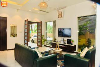 HICH STAYS & ViLLAS - 4BHK LUSH PARADISE - 8