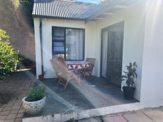 Studio cottage in Greenside - Johannesburg - 4