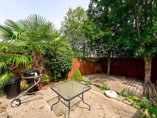 Stylish 3-Bed Home in Canton wGarden Parking Pass The Keys - Cardiff - 9