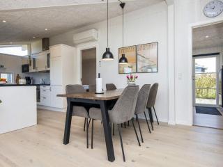 6 person holiday home in Lemvig - 4