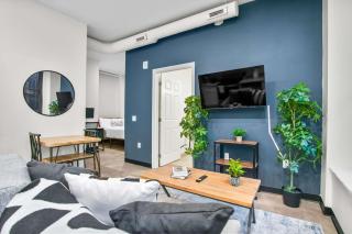 CozySuites Stunning 1BR in Downtown Pitts 44 - 7