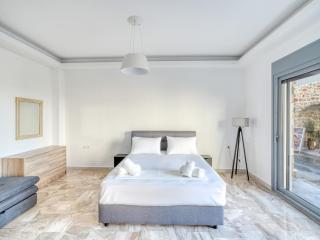 Diōni by the Beach - 5