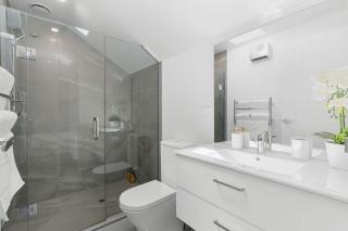 Handy Riccarton New Home Walk to Westfield, Tower Junction & Close to Hagley Park - 5