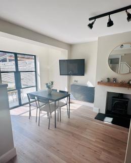Recently renovated 3 bed home - 1