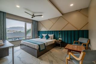 Hotel Highway King Shahpura - 8