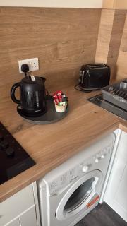 3 Russell street, Flat 2 - - 1