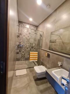 Luxury 2BR with Skyline Views Skynest Residences - 2