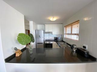 13 Glitter Bay - Seaviews & Beach access - Umhlanga 3BR - 3