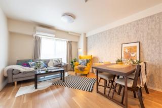 2ベットルーム,広々リビング,道頓堀や難波まで2駅5分,駅近5分,最大7名 - 9