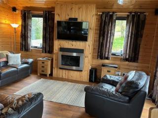 Balquhidder Braes Holiday Park Lodges, mostly with Hot Tubs and pet friendly, EV facilities - Lochearnhead - 6