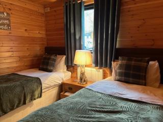 Balquhidder Braes Holiday Park Lodges, mostly with Hot Tubs and pet friendly, EV facilities - Lochearnhead - 2