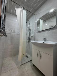 Typhoon Shelter Bed and Breakfast - Jerewan - 1