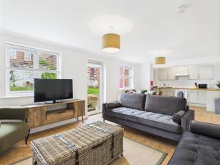 Spacious Apartment with Private Garden - Norwich - 0