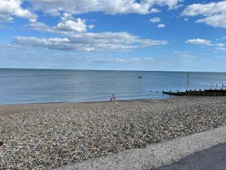Stunning architect designed beachfront property - Selsey - 8