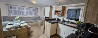 Large View 11 - Tattershall - 1
