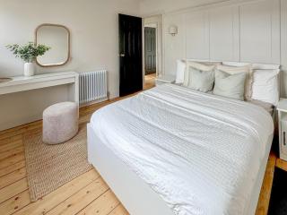Lansdowne House - Brecon - 5