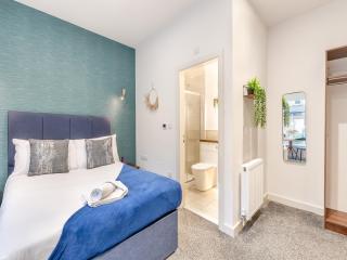 Promenade - Uk48690 - 3