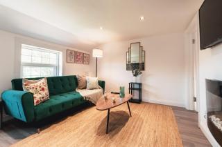 Central Reading 1 Bedroom Flat - 1