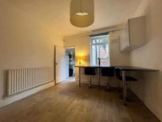Double room with shared bathroom, excellent transport link - Nottingham - 2