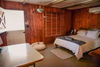 Room 7 - Downtown Joshua Tree Motel - Pet Friendly - Walk to Shops & Visitor Center, Minutes to Park Entrance - 6
