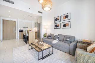Modern Creekside 1BR Near Dubai Mall & Downtown - 8