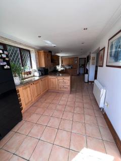 6 Bedroom Detached House in Walsall - Walsall - 1