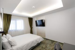 RIVER PLACE - 5