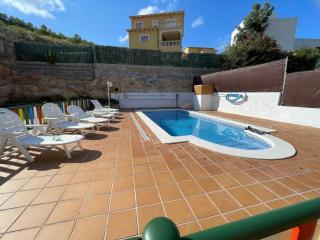 Pet-Friendly Villa with Pool - El Vendrell - 9