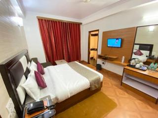 Hotel Queen Plaza 2 minutes walk to Mall Road - Mussoorie - 7