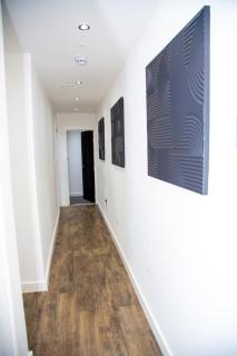 2 Bedroom serviced Apartment Uxbridge Free Parking - Uxbridge - 2
