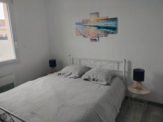 Maison neuve Hourtin , 3 chambres, proche commodités, clôturée, climatisation, terrasse - 5