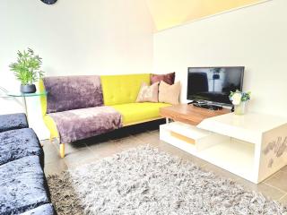 Birmingham City Centre Apartment Parking TV - 0