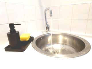 Birmingham City Centre Apartment Lift TV - 8