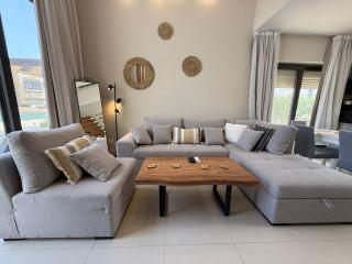 Breezy Lagoonfront Escape 3BR with Private Pool I Tawila El Gouna - 3